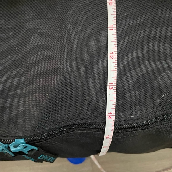 DAKINE- EQ Duffle Bag. - Picture 6 of 7